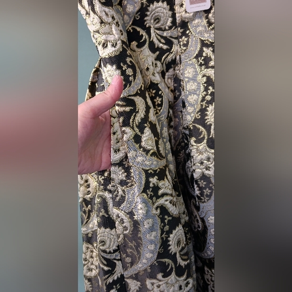 Ted Baker Jami Ornate Paisley V-neck Dress with pockets and back zipper, size 1 - Picture 6 of 6